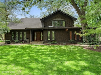 28W051 Timber Ln, West Chicago, IL 60185