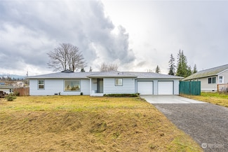 820 W 12th St, Port Angeles, WA 98363