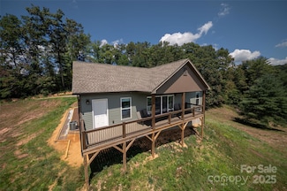 71 Banks Creek Rd, Burnsville, NC 28714
