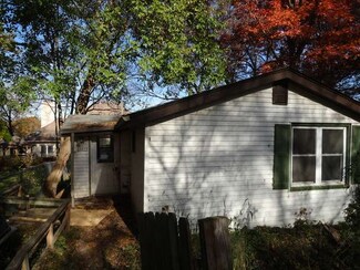 6N877 Greenlawn Ave, Saint Charles, IL 60174