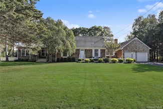 48 Nidzyn Ave, Remsenburg, NY 11960