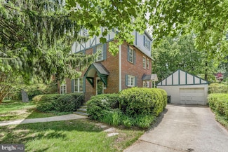 4300 Willow Ln, Chevy Chase, MD 20815