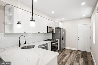 2442 Nicholas St, Philadelphia, PA 19121