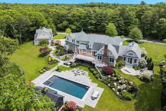 195 Bunker Hill Rd, Osterville, MA 02655