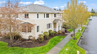 2010 Garry Oaks Ave Unit A, Dupont, WA 98327
