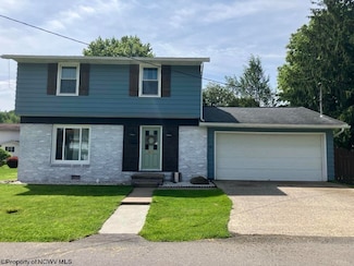 14 Myrna St, Buckhannon, WV 26201