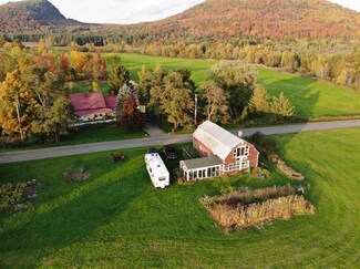 3039 Bear Mountain Rd, North Troy, VT 05859