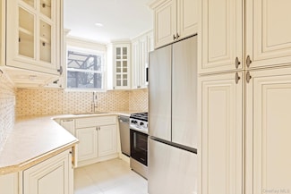 144-14 68th Ave, Flushing, NY 11367