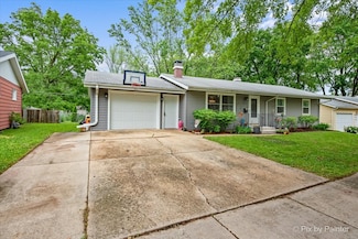 209 Regal Dr, Dekalb, IL 60115
