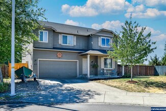 613 Erica Place, Harrisburg, OR 97446