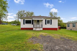 93 Koter Dr, Jeannette, PA 15644