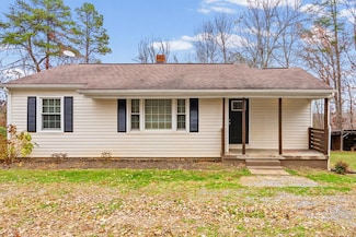 416 Patrick Henry Rd, Brookneal, VA 24528