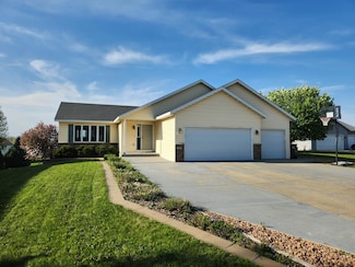 2739 Bandel Dr NW, Rochester, MN 55901