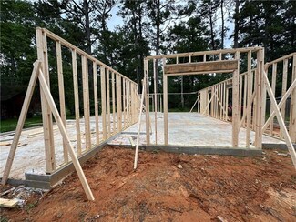 156 Huntington Dr, Pineville, LA 71360