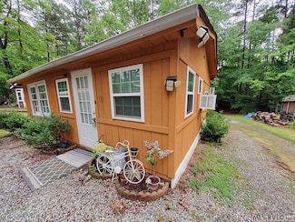 30 Haw Trail, Bracey, VA 23919
