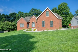 2150 Hirst Cir, Lenoir City, TN 37772