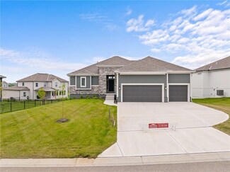 24419 W 58th St, Shawnee, KS 66226