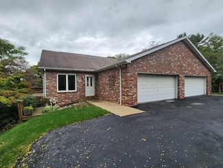 216 Greenview Ct, Indiana, PA 15701