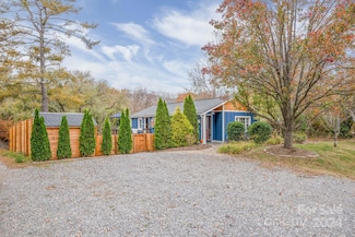 307 Tabernacle Rd, Black Mountain, NC 28711