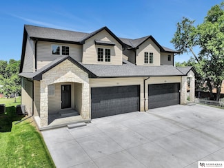 311 S 55th St, Lincoln, NE 68510