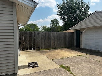 4118 Holl Ave, Sheffield Lake, OH 44054