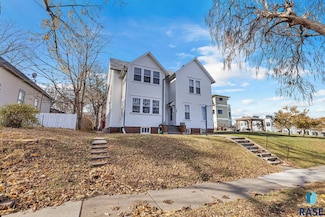 609 S 2nd Ave, Sioux Falls, SD 57104