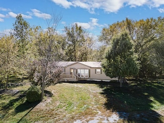 18327 State Ave, Tonganoxie, KS 66086