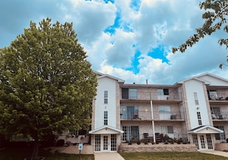 408 Sturdy Rd Unit 3a, Valparaiso, IN 46383