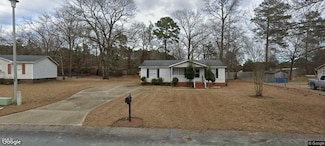 1507 O'Bannon Dr, Raeford, NC 28376