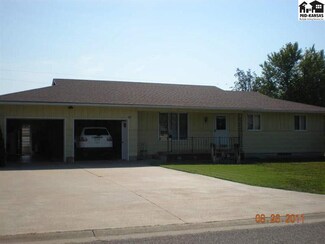 206 Harvest Hills Dr, Inman, KS 67546