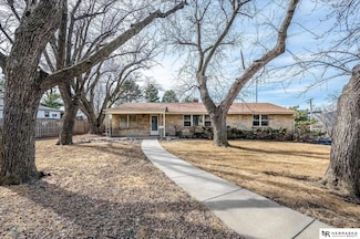 302 S 71st St, Omaha, NE 68132