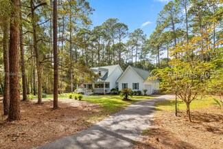 525 Sams Point Rd, Beaufort, SC 29907