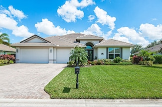 560 Caroline Dr, Vero Beach, FL 32968