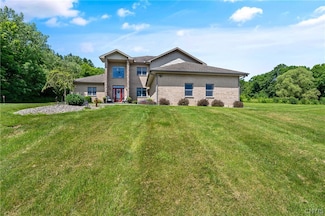 4043 Cook Farm Rd, Jamesville, NY 13078