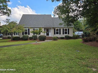 306 Pecan Ln, Laurinburg, NC 28352