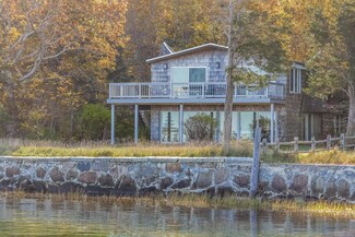 142 Wings Neck Rd, Pocasset, MA 02559
