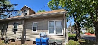 32 Cottage St, Manchester, CT 06040