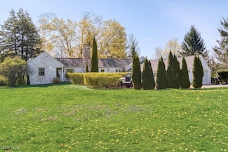 578 North St, Chagrin Falls, OH 44022