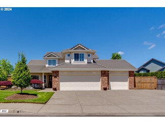 832 Royaldel Ln, Springfield, OR 97477