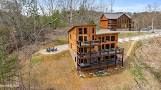 2459 Hawks Nest Way, Sevierville, TN 37862