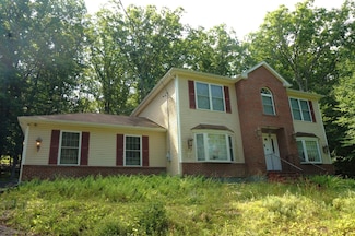 6251 Decker Rd, Bushkill, PA 18324