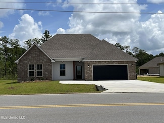 12188 Walker Rd, Ocean Springs, MS 39564