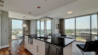 300 Bowie St Unit 1707, Austin, TX 78703