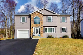 3063 Briarwood Dr, Tobyhanna, PA 18466
