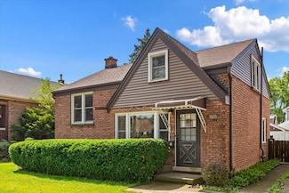 9539 Lexington Ave, Brookfield, IL 60513