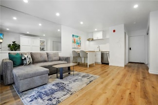 22100 Burbank Blvd Unit 150F, Woodland Hills, CA 91367