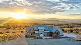 95 High Lonesome Dr, Alpine, TX 79830