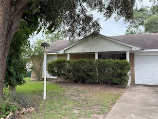 10907 Sharpview Dr, Houston, TX 77072