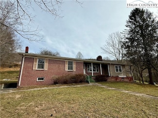 365 Ollis Rd, Spruce Pine, NC 28777