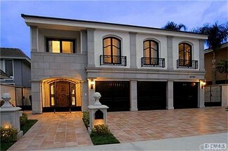 16702 Baruna Ln, Huntington Beach, CA 92649